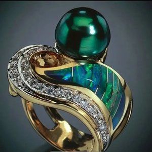 Bohemian Alloy Irregular Printed Green Pearl Finger Ring (Size 9) US